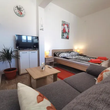 Studio Apartment Mini Dora Kastela Exterior photo
