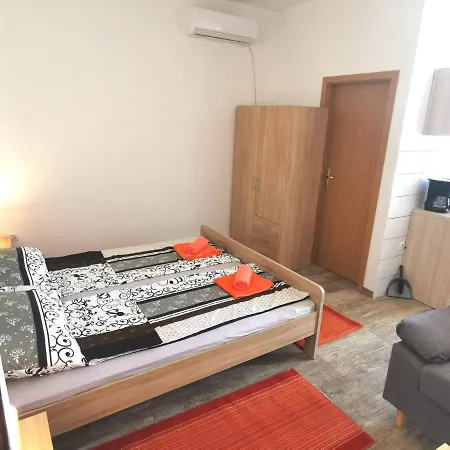 Studio Apartment Mini Dora Kastela Exterior photo