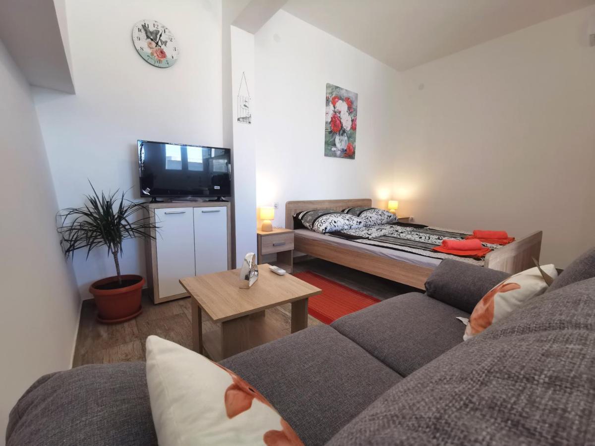 Mini Dora Apartment Kastela